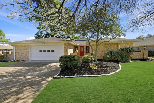 718 Kiowa Drive W, Lake Kiowa, TX 76240