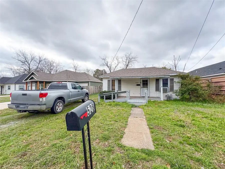 528 W Florence, Denison, TX 75020 - #2
