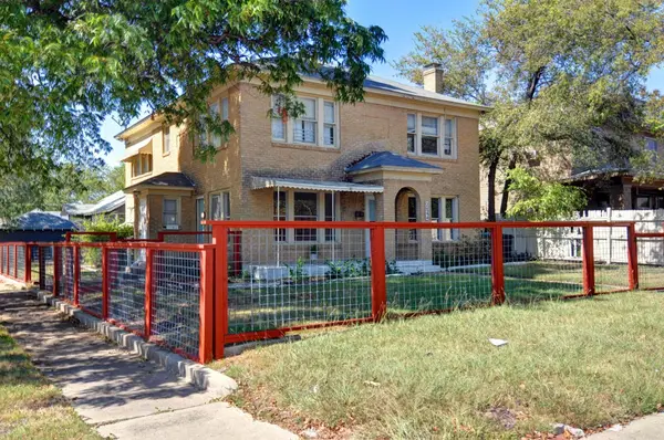 2844 Travis Avenue, Fort Worth, TX 76110