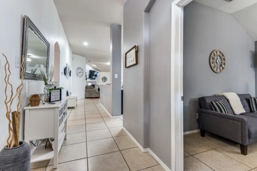 632 Crestview Court, Saginaw, TX 76179 - #3