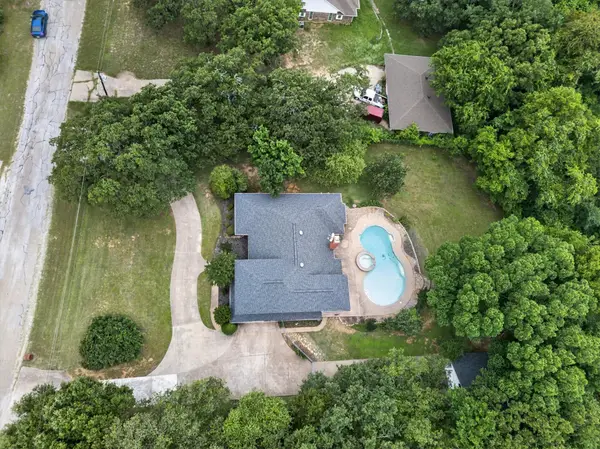300 Post Lane, Burleson, TX 76028