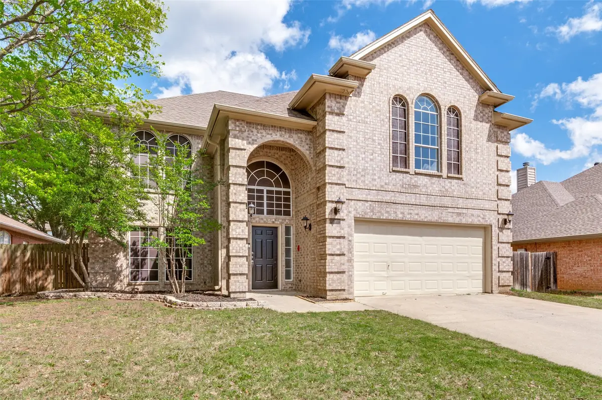 6215 Kingswood Drive, Arlington, TX 76001 - #1