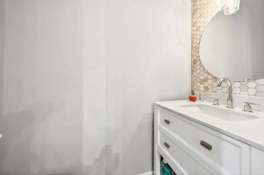 555 Via Amalfi #203, Irving, TX 75039 - #3