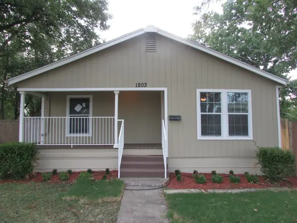 1203 N College Street, McKinney, TX 75069