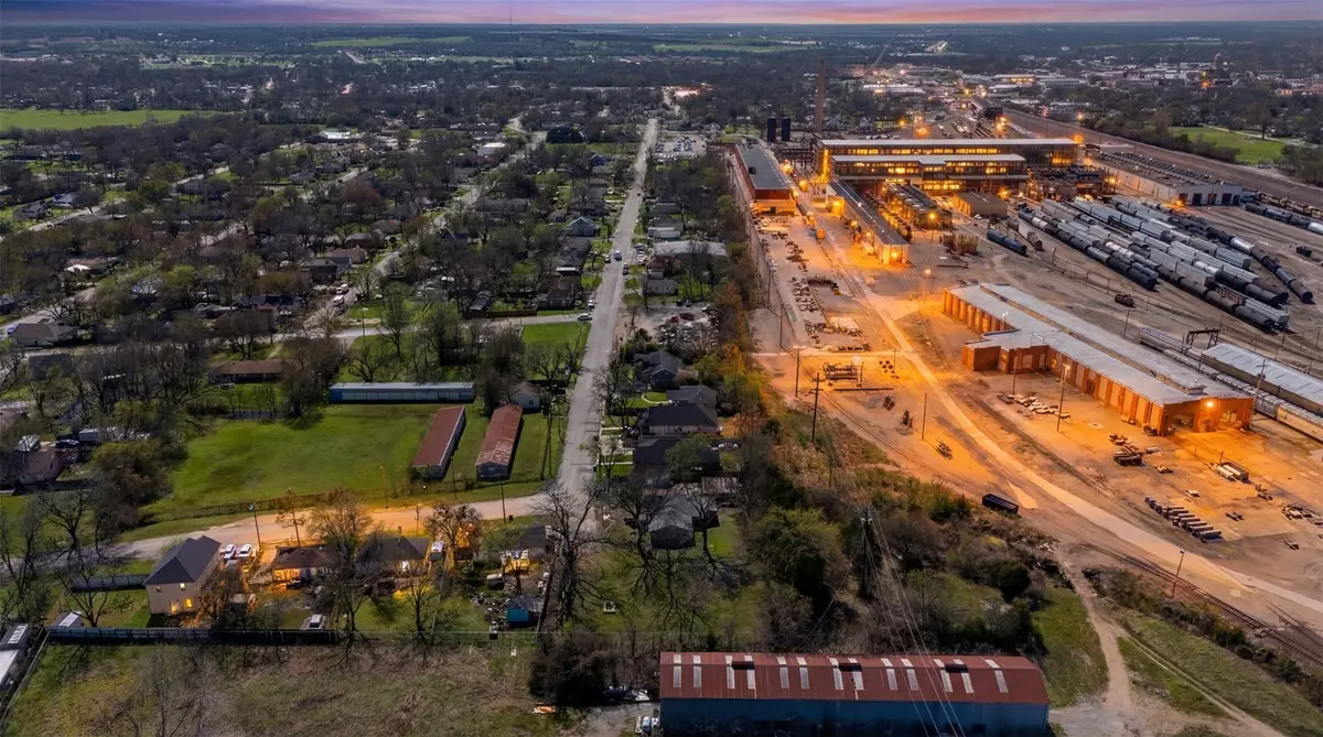 1609 N Brazos Avenue, Cleburne, TX 76031 - #1