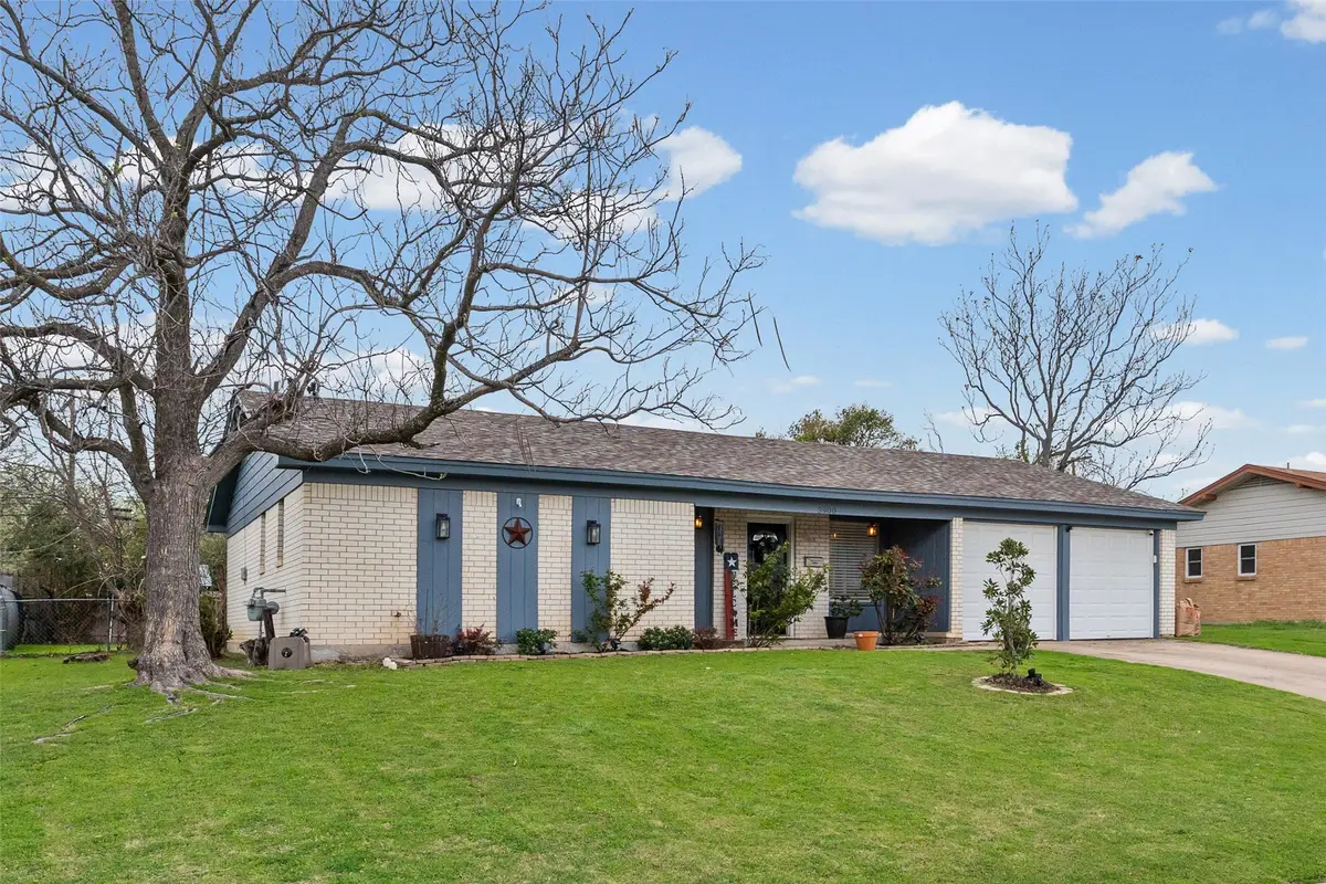 3900 Cresthill Road, Benbrook, TX 76116 - #1