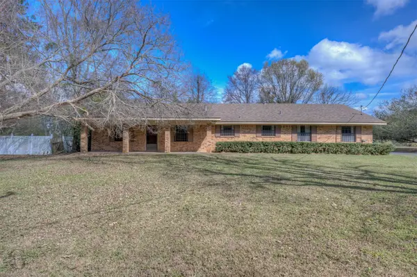 816 Bogan Lane, Coushatta, LA 71019