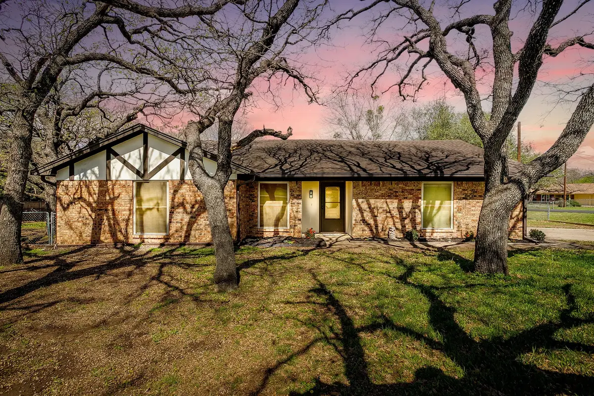 620 Donna Court, Burleson, TX 76028 - #1