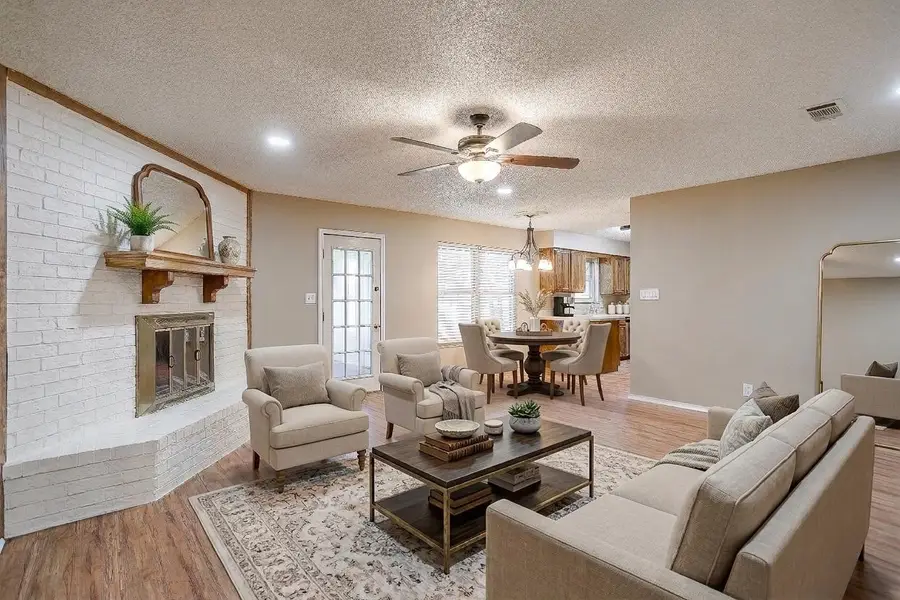 620 Donna Court, Burleson, TX 76028 - #2