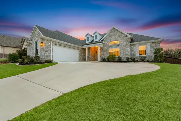 157 Fairweather Drive, Burleson, TX 76028