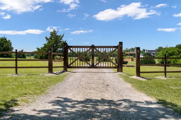 209 Mary Fitch Road, Sherman, TX 75090