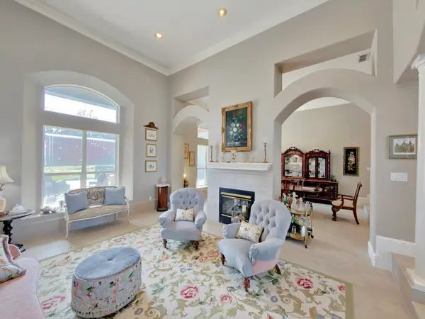 451 Land Of Goshen Drive, Springtown, TX 76082