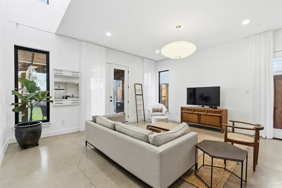 5004 Mission Avenue, Dallas, TX 75206 - #2