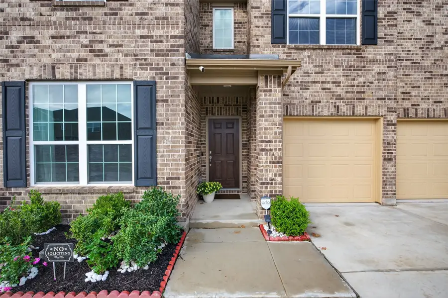 6049 Iron Creek Road, Fort Worth, TX 76137 - #2