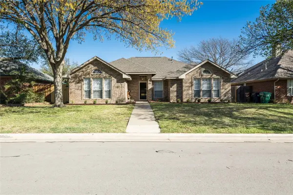313 Pear Tree Place, Denton, TX 76207