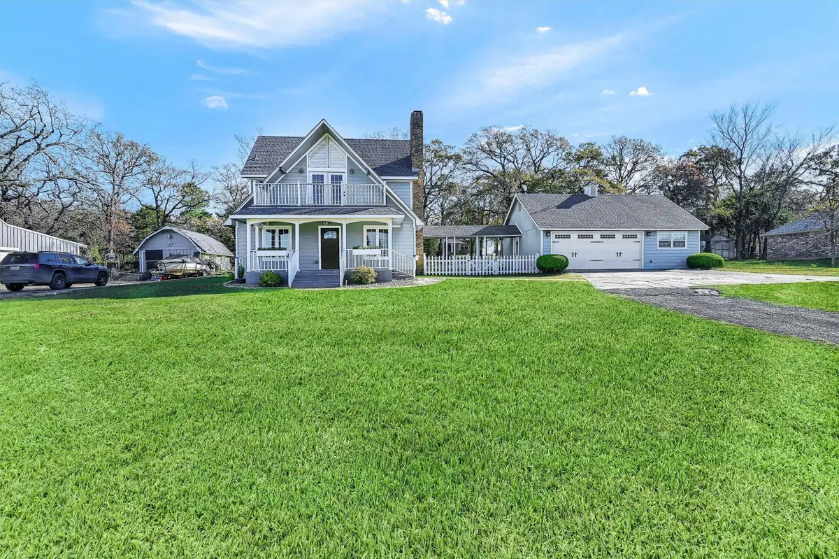 123 Pontiac Drive, Lake Kiowa, TX 76240 - #1