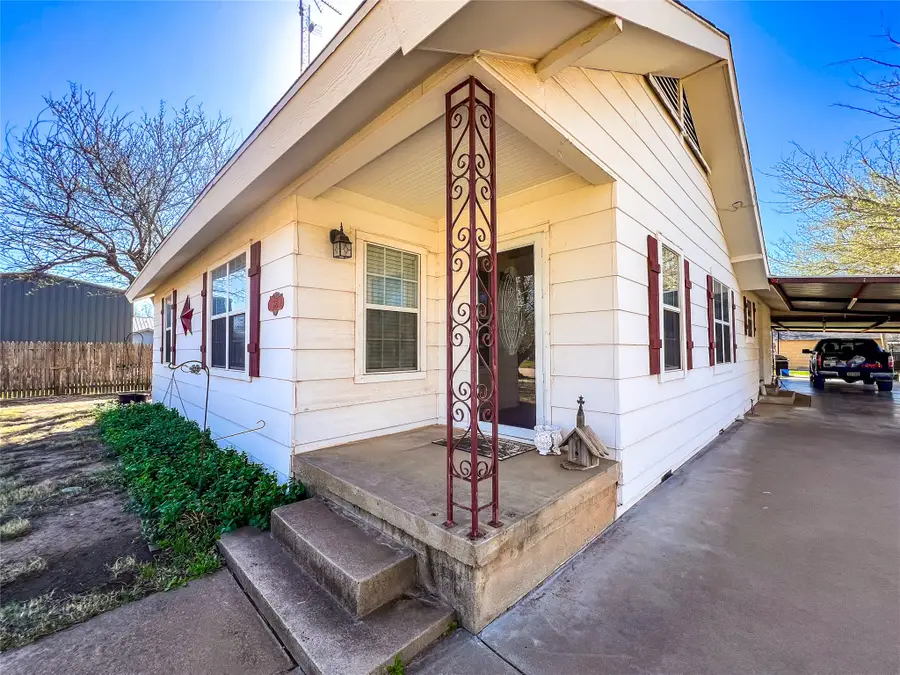 805 N 11th Street, Haskell, TX 79521 - #3