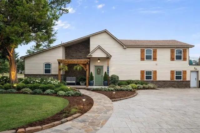 419 Sky Harbour Court, Granbury, TX 76049 - #3