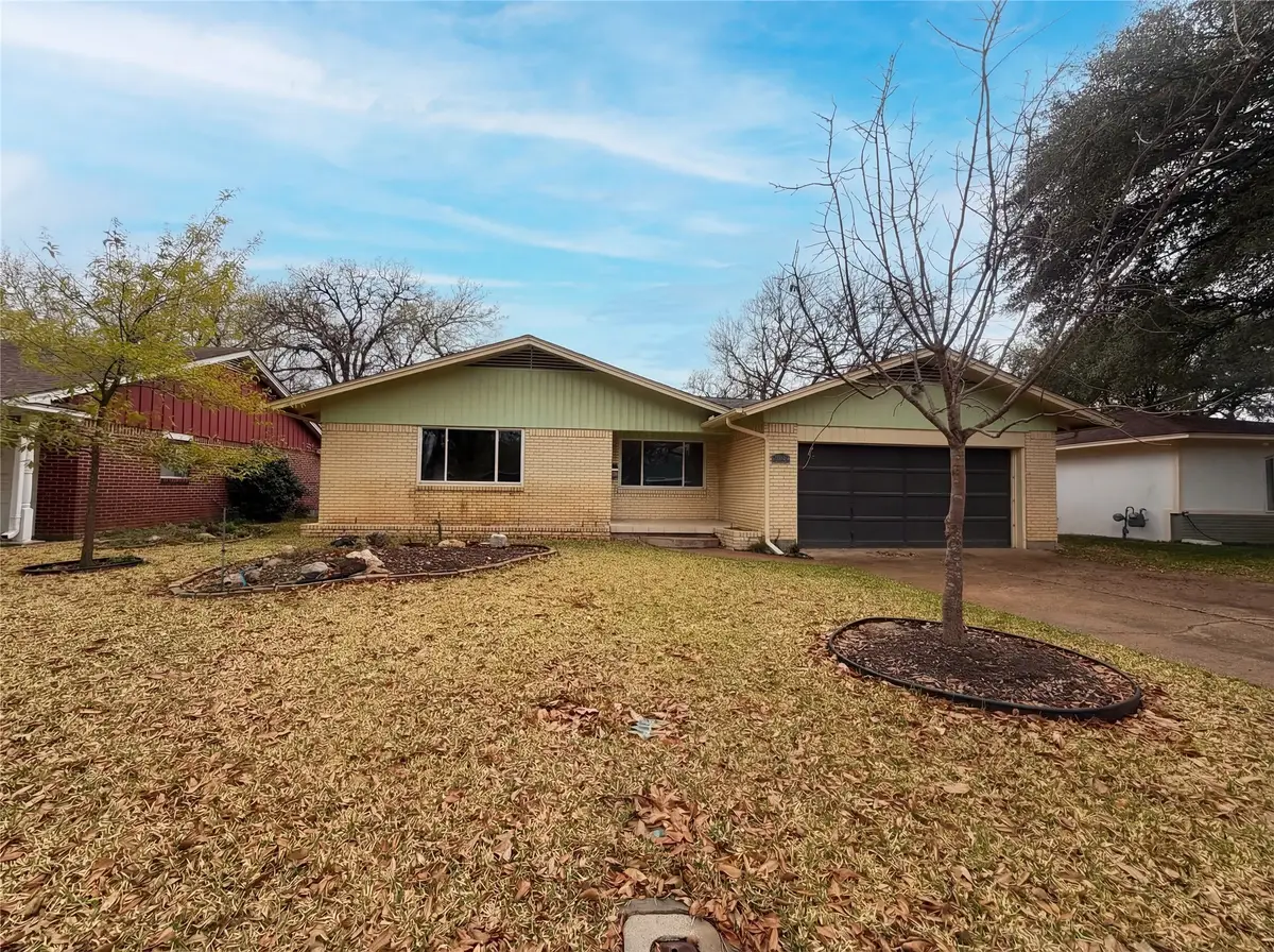 509 Robinhood Drive, Irving, TX 75061 - #1