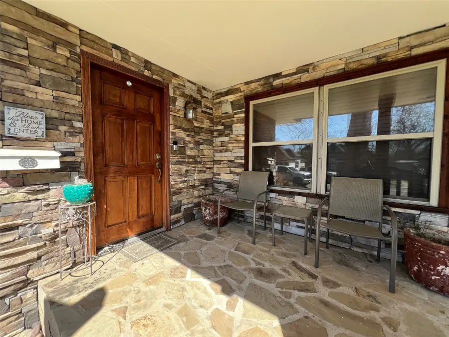 533 E Sears Street, Denison, TX 75021 - #2