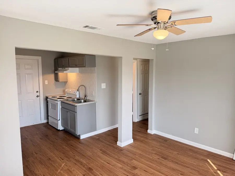 1119 E Cantey Street, Fort Worth, TX 76104 - #2