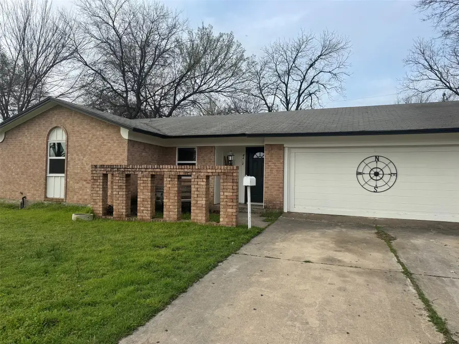 6412 Embassy Drive, Forest Hill, TX 76119 - #3