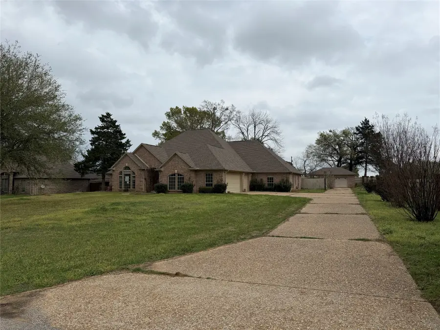 120 Burton Street, Longview, TX 75603 - #2