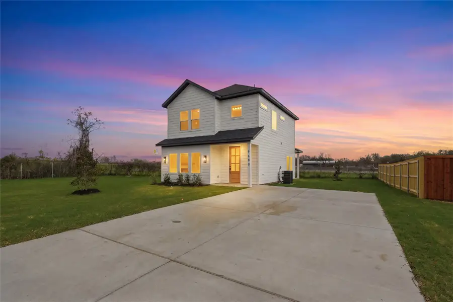 9480 Sandyland Boulevard, Dallas, TX 75217 - #2