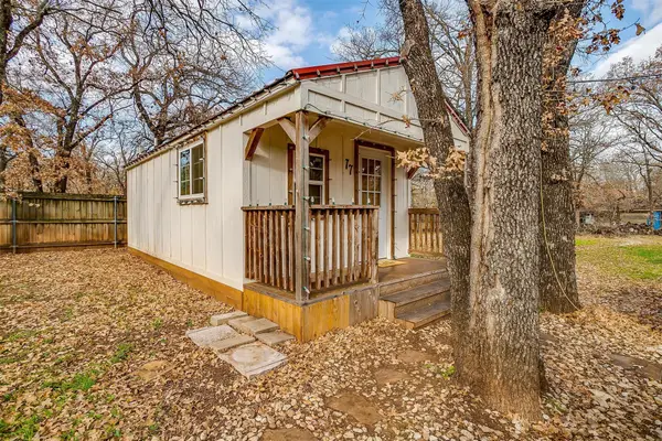 1809 Whispering Oaks, Burleson, TX 76028