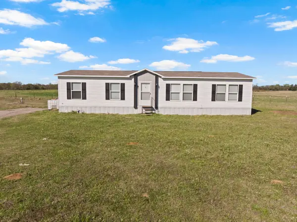 724 NE County Road 2170, Mount Vernon, TX 75457