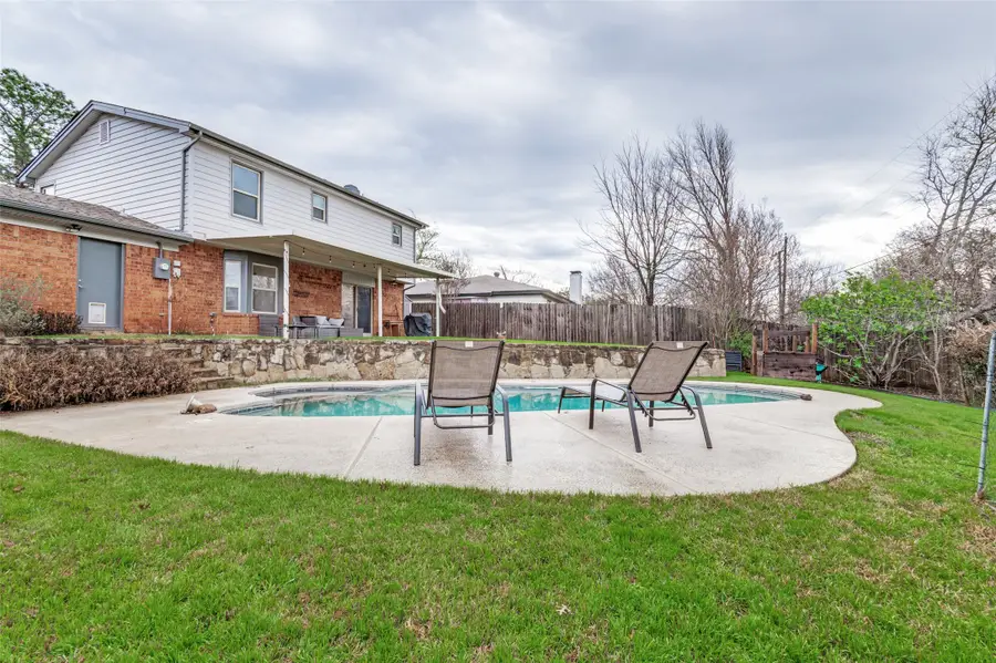 901 Rockwall Drive, Euless, TX 76039 - #2