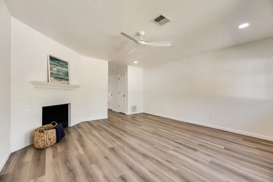 190 Merlin Way, Euless, TX 76039 - #3