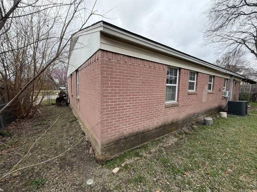 322 Davidson Drive, Garland, TX 75040 - #2