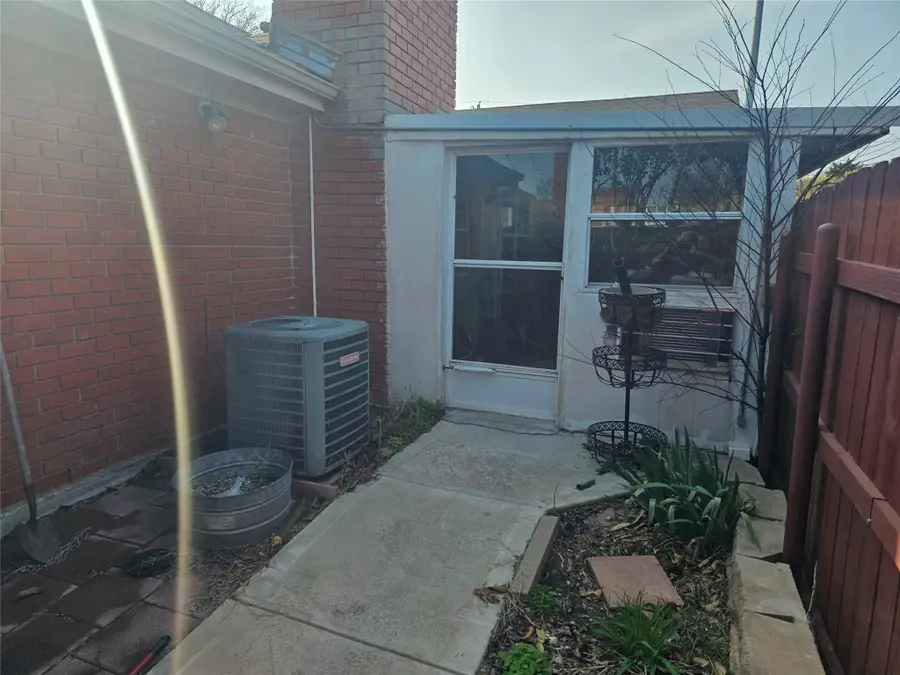 5204 Lake Shore Drive, Waco, TX 76710 - #2