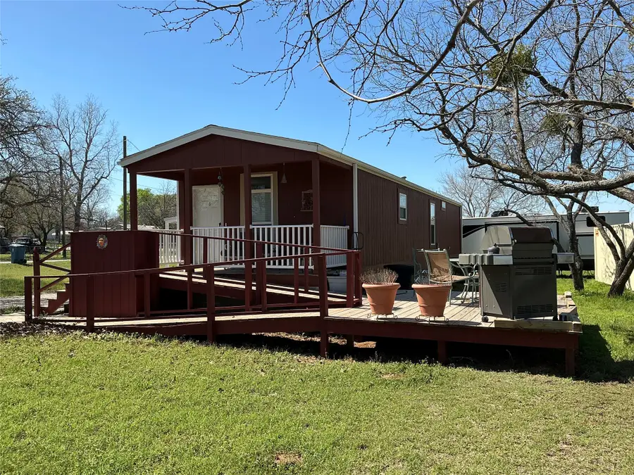 1017 W Ross Ave, De Leon, TX 76444 - #2