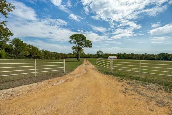 279 Lakeview Drive, Denison, TX 75020