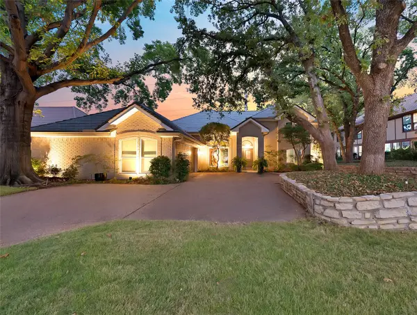 2907 Arbor Oaks Drive, Arlington, TX 76006