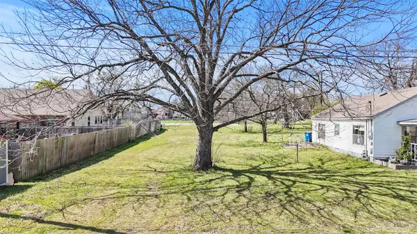 207 N Eubank Street #LOT 11, Tom Bean, TX 75489