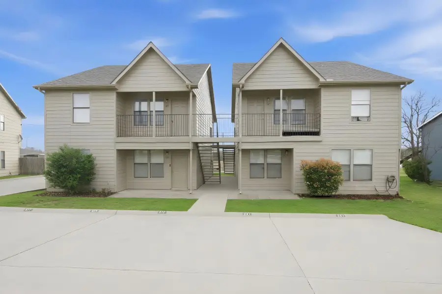 319 Ware Drive, Grand Prairie, TX 75051 - #2