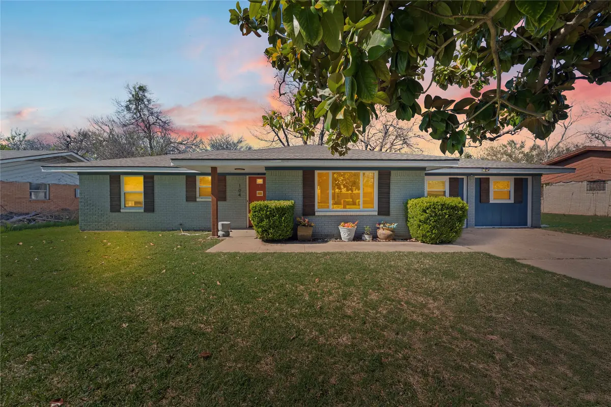 104 E Santa Anna Drive, Robinson, TX 76706 - #1