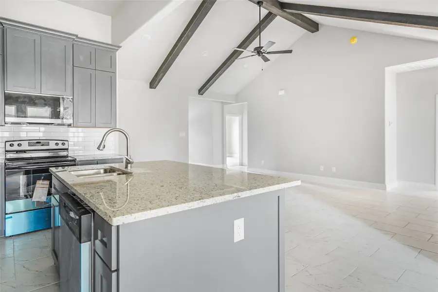 407 E Willingham Street, Cleburne, TX 76031 - #3