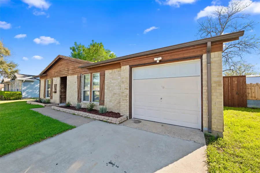 2208 Biscayne Drive W, Irving, TX 75060 - #2