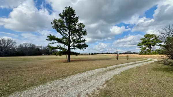 877 County Road 2010, Ivanhoe, TX 75447