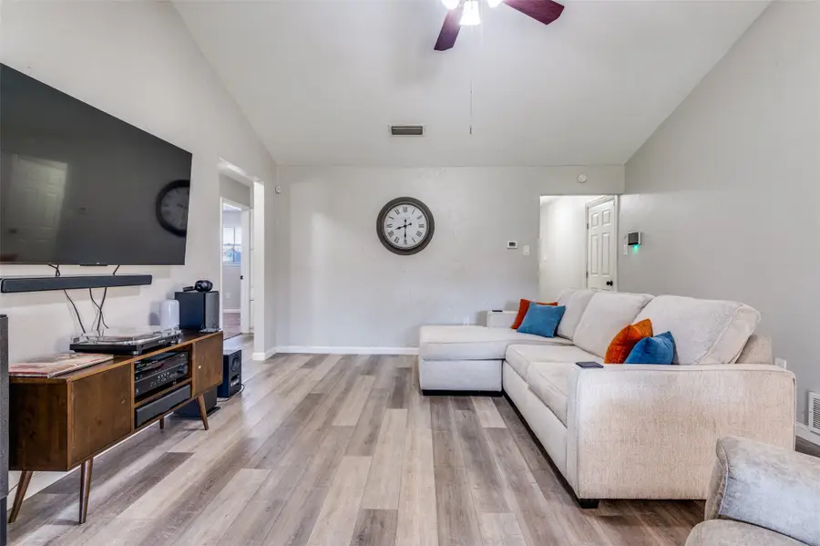 3820 Flamingo Lane, Irving, TX 75062 - #3