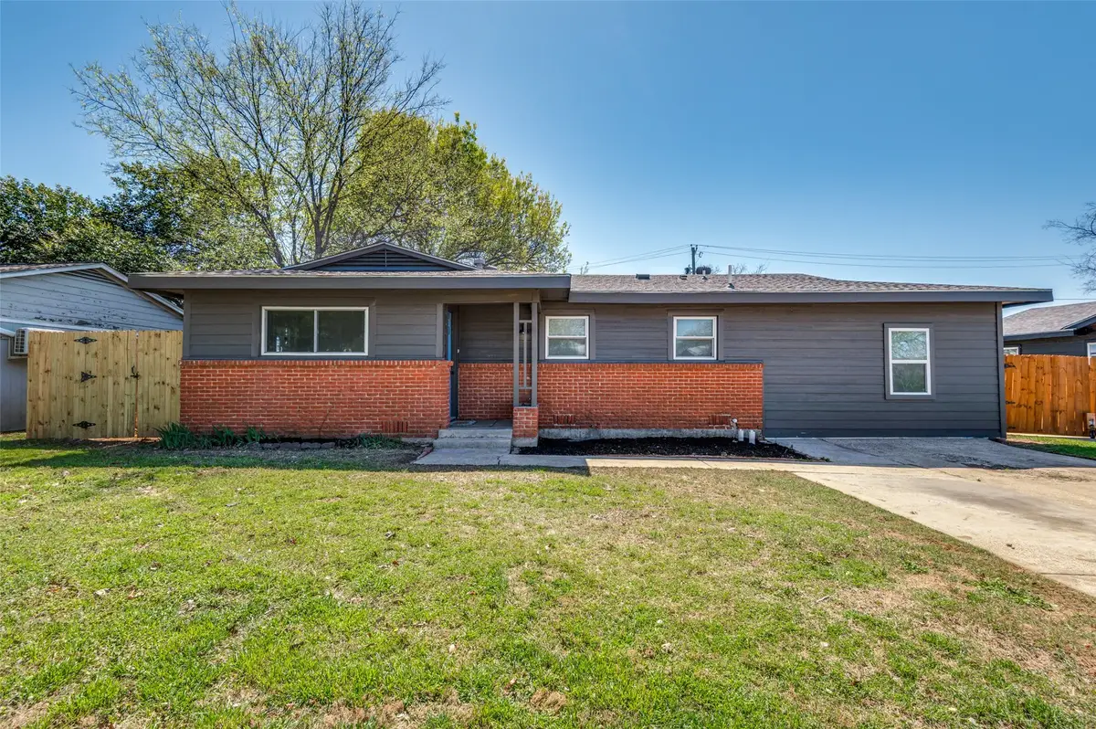 125 W Fuller Drive, Euless, TX 76039 - #1