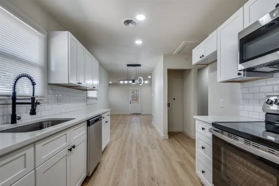 125 W Fuller Drive, Euless, TX 76039 - #3