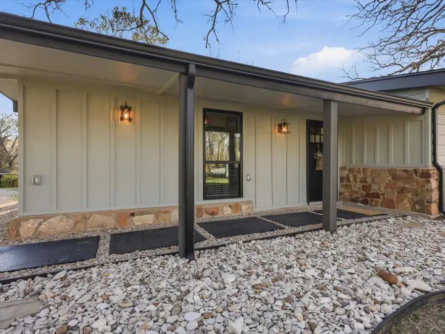 1006 Newell Drive, Hudson Oaks, TX 76087 - #2