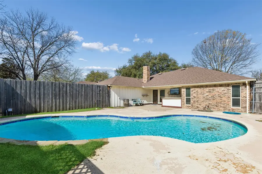810 Meadowgate Drive, Garland, TX 75040 - #2
