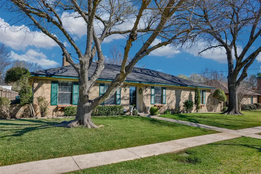 2005 Brentwood Street, Gainesville, TX 76240 - #2