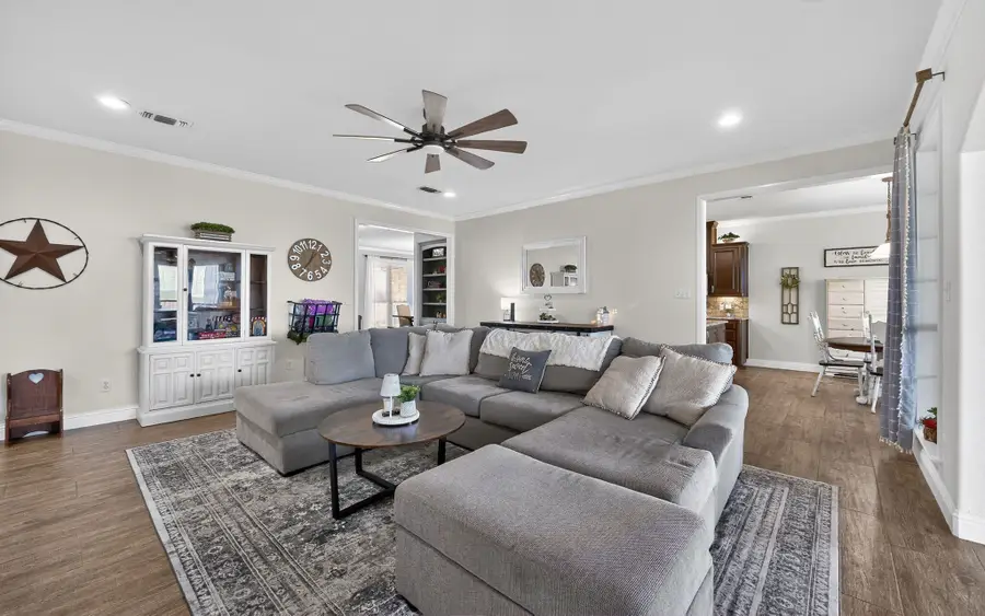 2515 Lakeshore Drive, Cleburne, TX 76033 - #3